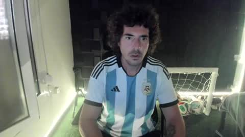 Snapshot of joaquin420_hot chatting on 06-18-26, 06:46 joaquin420_hot online show from 06-18-26, 06:46