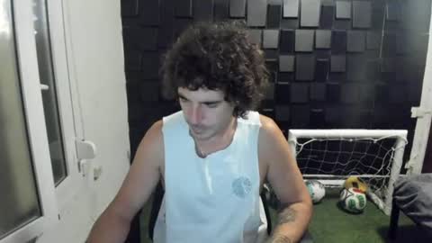 Snapshot of joaquin420_hot chatting on 06-27-26, 09:03 joaquin420_hot online show from 06-27-26, 09:03