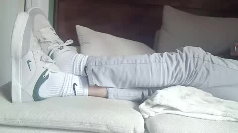 GUILLAUME feet and socks online show from 01-31-25, 11:03