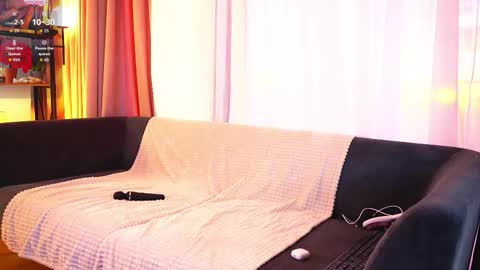 Nicole online show from 01-11-26, 04:28