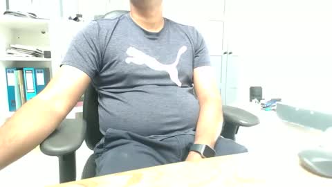 Snapshot of joe765shades chatting on 05-29-26, 11:30 joe765shades online show from 05-29-26, 11:30