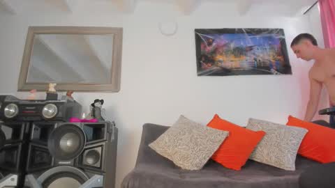 Snapshot of joelandalexa chatting on 10-31-25, 05:14 joelandalexa online show from 10-31-25, 05:14