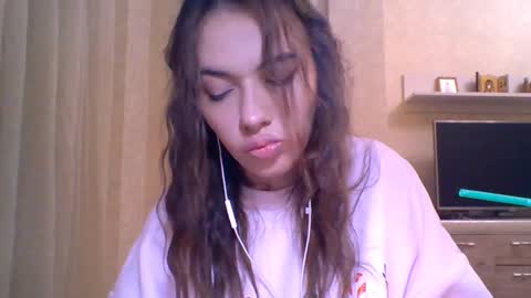 Jennifer online show from 12-19-25, 05:42