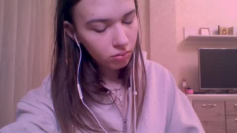 Jennifer online show from 03-26-26, 06:02