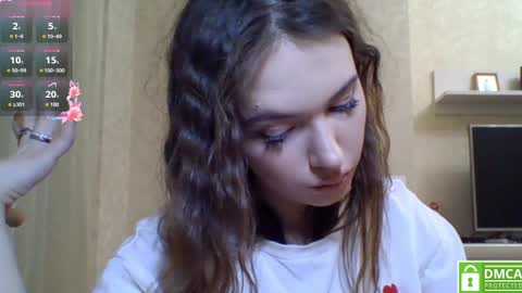 Jennifer online show from 04-19-26, 08:44