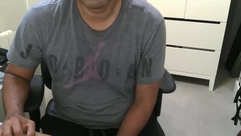 Snapshot of joeshades21 chatting on 01-25-25, 09:15 joeshades21 online show from 01-25-25, 09:15