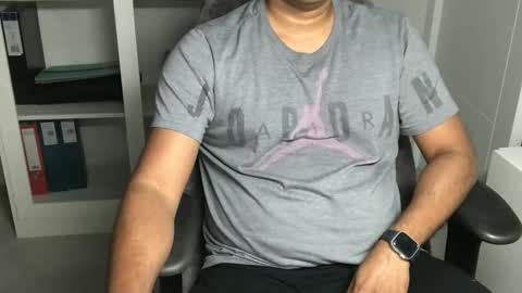 Snapshot of joeshades21 chatting on 10-28-25, 12:14 joeshades21 online show from 10-28-25, 12:14