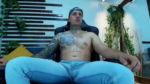     online show from 10-18-25, 05:10