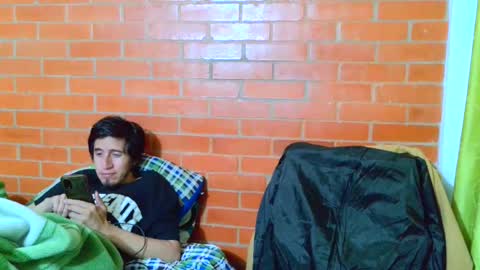 Snapshot of johan70nsexy chatting on 07-11-26, 10:22 johan70nsexy online show from 07-11-26, 10:22