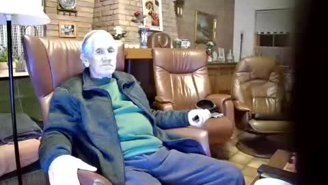 Snapshot of johan7_heet chatting on 12-13-24, 08:15 johan7 heet online show from 12-13-24, 08:15