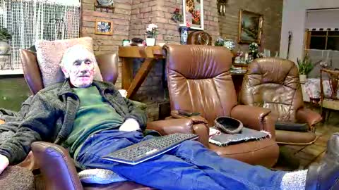 Snapshot of johan7_heet chatting on 12-05-25, 08:16 johan7 heet online show from 12-05-25, 08:16