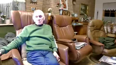 Snapshot of johan7_heet chatting on 12-17-25, 04:13 johan7 heet online show from 12-17-25, 04:13