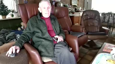 Snapshot of johan7_heet chatting on 01-12-26, 02:55 johan7 heet online show from 01-12-26, 02:55