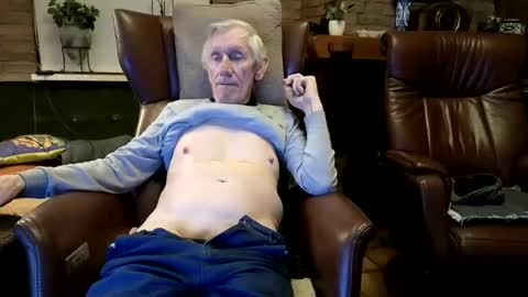 Snapshot of johan7_heet chatting on 04-11-26, 06:56 johan7 heet online show from 04-11-26, 06:56