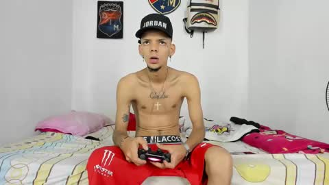 johan_and_antonella online show from 12-13-24, 06:16