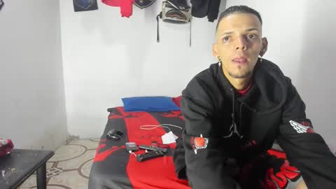 johan_and_antonella online show from 04-01-26, 05:41