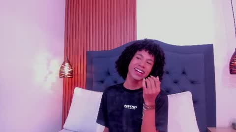 Snapshot of johan_gz_ chatting on 06-22-26, 11:40 Johan online show from 06-22-26, 11:40