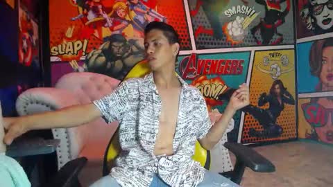 Snapshot of johan_kitten chatting on 10-01-25, 12:11 johan online show from 10-01-25, 12:11