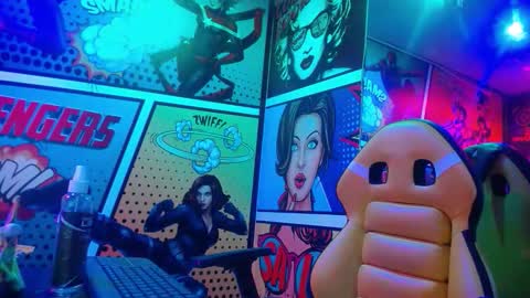 Snapshot of johan_kitten chatting on 10-07-25, 12:35 johan online show from 10-07-25, 12:35