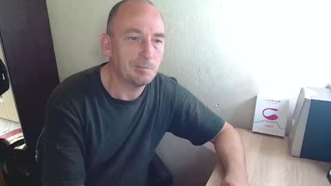 Johan online show from 11-16-25, 01:06