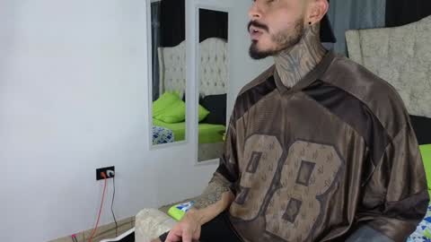 John  online show from 02-05-25, 05:09