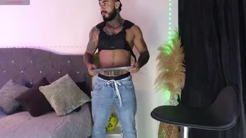 Snapshot of john_and_louis chatting on 05-17-26, 12:01 John online show from 05-17-26, 12:01