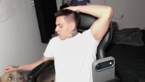 Snapshot of johnafterdark chatting on 04-01-26, 01:50 JAXX online show from 04-01-26, 01:50