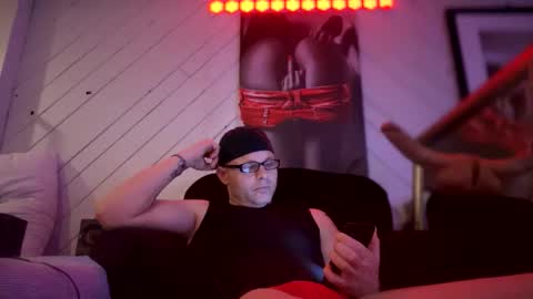 bisexual King  online show from 01-13-26, 06:29