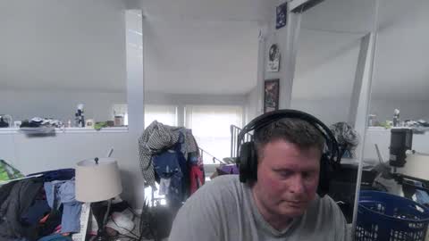 Snapshot of johnfernandez784 chatting on 06-06-26, 05:17 johnfernandez784 online show from 06-06-26, 05:17