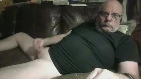 Snapshot of johnny61m chatting on 01-03-25, 06:33 Johnny online show from 01-03-25, 06:33