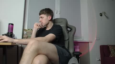 Snapshot of johnny_boom chatting on 12-04-24, 04:38 johnny boom online show from 12-04-24, 04:38