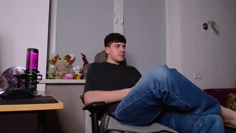 Snapshot of johnny_boom chatting on 01-15-25, 04:11 johnny boom online show from 01-15-25, 04:11
