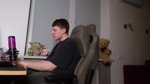 Snapshot of johnny_boom chatting on 03-04-25, 05:13 johnny boom online show from 03-04-25, 05:13