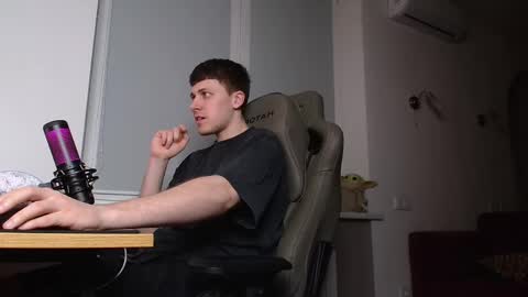 Snapshot of johnny_boom chatting on 03-10-25, 05:50 johnny boom online show from 03-10-25, 05:50
