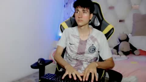 johnny_cagee online show from 11-28-25, 06:49