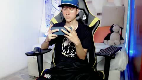 johnny_cagee online show from 11-29-25, 04:26