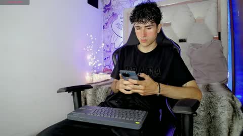 johnny_cagee online show from 04-12-26, 03:55