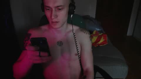 Snapshot of johnny_positive chatting on 10-08-25, 06:22 Johnny online show from 10-08-25, 06:22