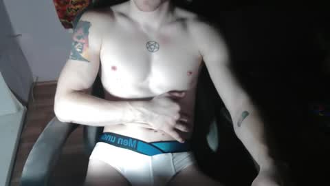 Snapshot of johnny_positive chatting on 10-27-25, 04:11 Johnny online show from 10-27-25, 04:11