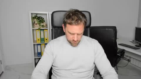 johnnydough82 online show from 12-09-24, 04:45