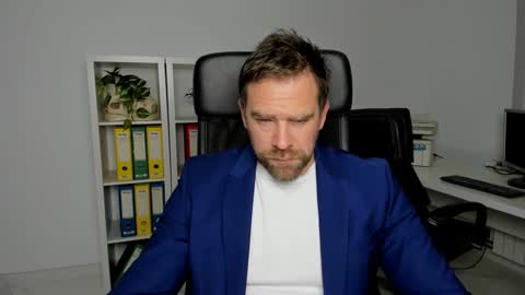 johnnydough82 online show from 12-12-24, 05:42