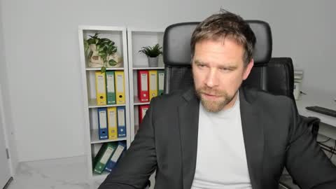 johnnydough82 online show from 12-17-24, 05:07