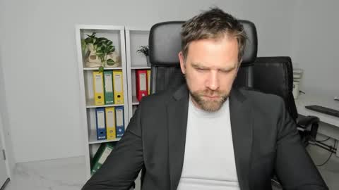 johnnydough82 online show from 12-18-24, 04:09