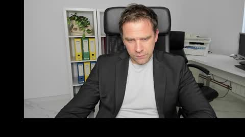 johnnydough82 online show from 12-21-24, 01:42