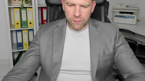 johnnydough82 online show from 12-24-24, 04:30