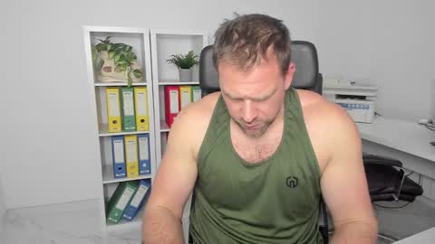 johnnydough82 online show from 01-18-25, 07:49