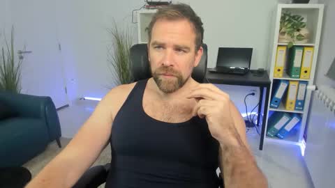 johnnydough82 online show from 12-03-25, 09:18