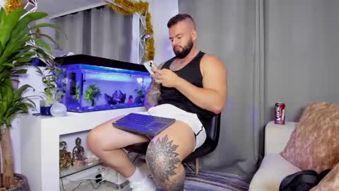 JOHNNY online show from 12-20-24, 11:16