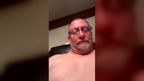 Snapshot of johnpetzoldt chatting on 04-15-26, 05:03 johnpetzoldt online show from 04-15-26, 05:03