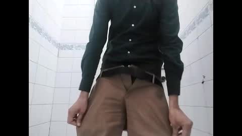 Snapshot of johnpop9090 chatting on 04-06-26, 11:44 johnpop9090 online show from 04-06-26, 11:44